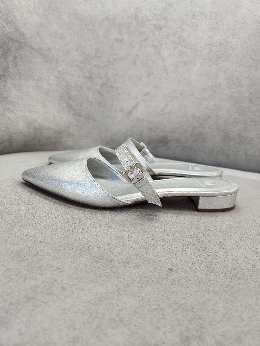 Bruno Magli Flat Mules 10.5 Silver Leather Pia Pointed Toe Made Italy New $395 - Picture 7 of 15